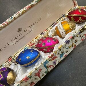 German ~ Black Forest collection ornaments ♥️💚